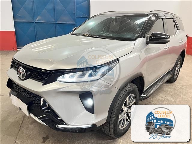 TOYOTA Hilux SW4 2.8 16V 4P SRX 4X4 TURBO DIESEL AUTOMÁTICO 2020